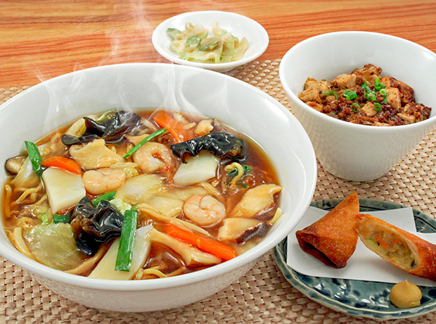 五目あんかけ ラーメン　四川風麻婆ご飯